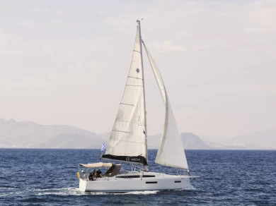 Jeanneau Sun Odyssey 380 da affittare a  Rhodes (Ville)