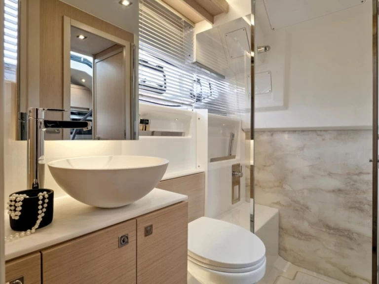 Bateau à moteur à louer à Marina de Portimão au meilleur prix