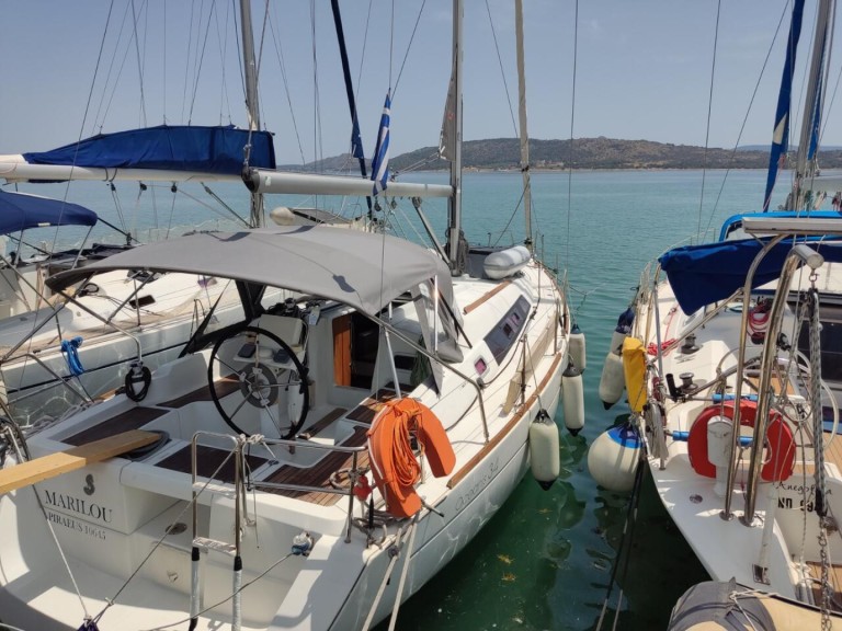 Location à Néa Péramos - Bénéteau Oceanis 34 sur SamBoat