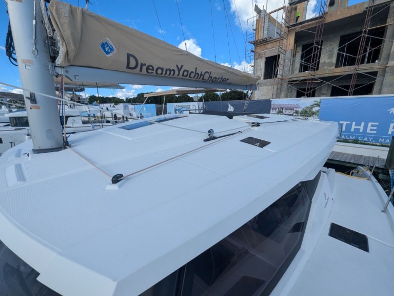 Location bateau Fountaine Pajot Astrea 42 à Nassau sur Samboat