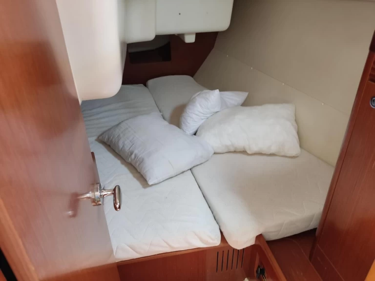 Location à Néa Péramos - Bénéteau Oceanis 34 sur SamBoat