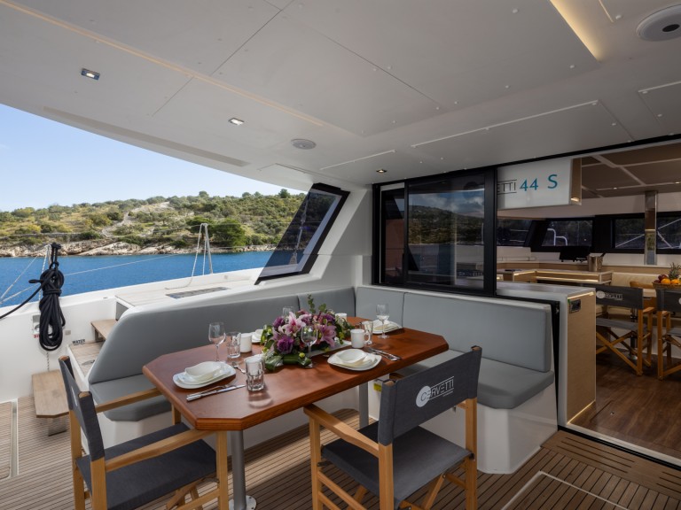 Location bateau Rodi Garganico pas cher Cervetti 44 