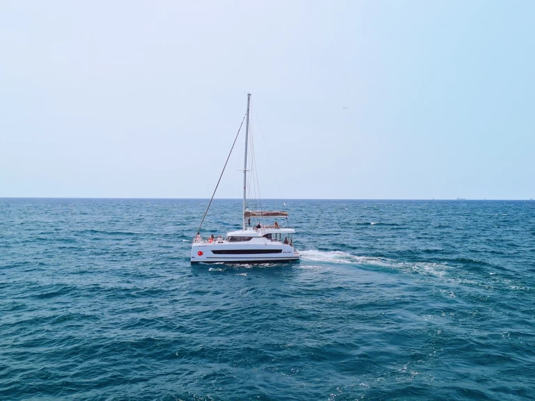 Location bateau Barcelone pas cher Bali Catspace Voile