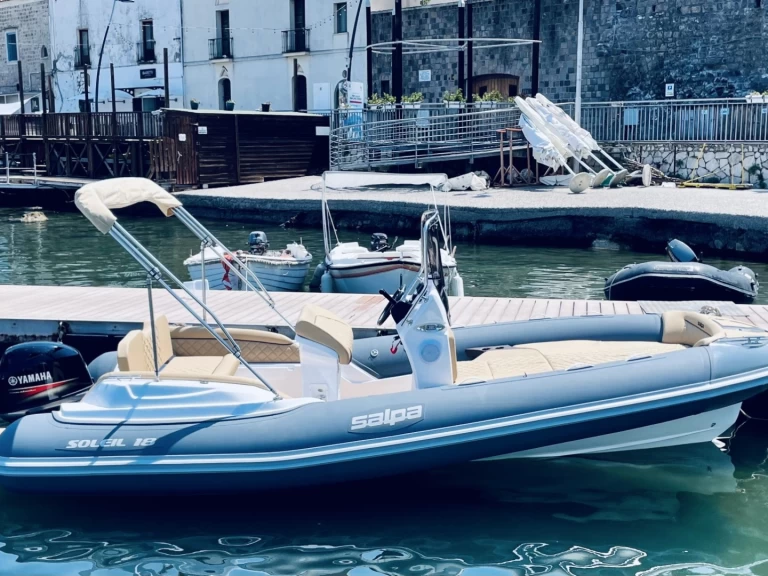 Semi-rigide à louer à Sorrento au meilleur prix