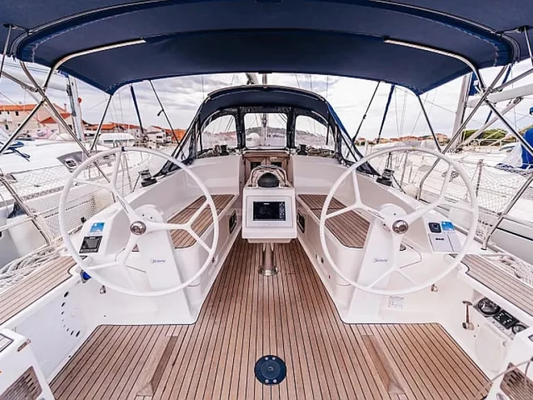 Location Voilier à Betina - Bavaria Cruiser 37