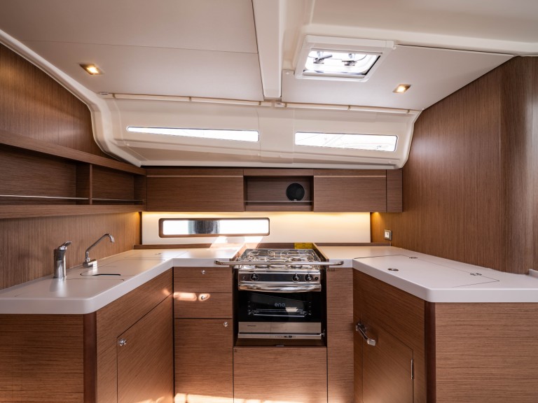 Location à Néa Péramos - Bénéteau Oceanis 40.1 sur SamBoat