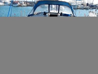 Sailboat for rent Néa Péramos at the best price