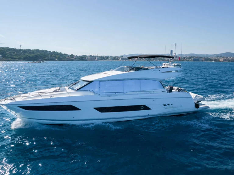 Location bateau Prestige Yachts Apollonia à Provence-Alpes-Côte d'Azur sur Samboat