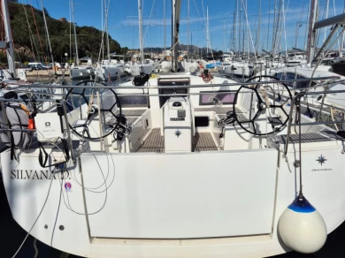 Alquiler de embarcaciones Jeanneau Sun Odyssey 440 enOlbia en Samboat