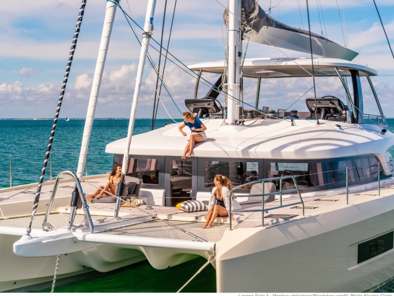 Location à Salerne - Lagoon Lagoon Sixty 5 Owner's Version sur SamBoat