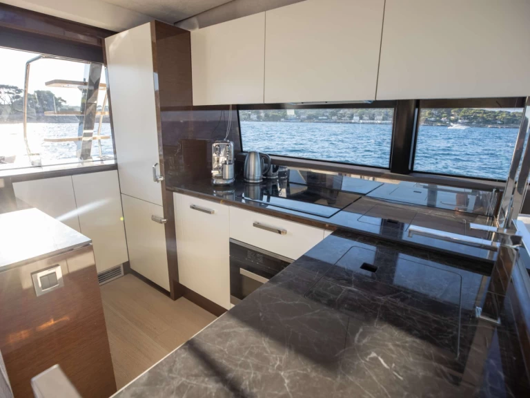Location à Provence-Alpes-Côte d'Azur - Prestige Yachts Apollonia sur SamBoat