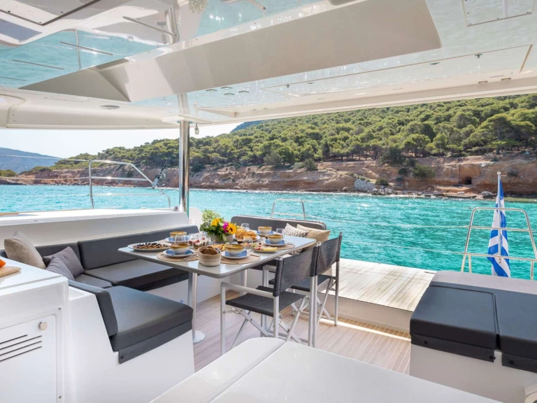 Louez un Lagoon QUEEN OF DIAMONDS  à Athènes