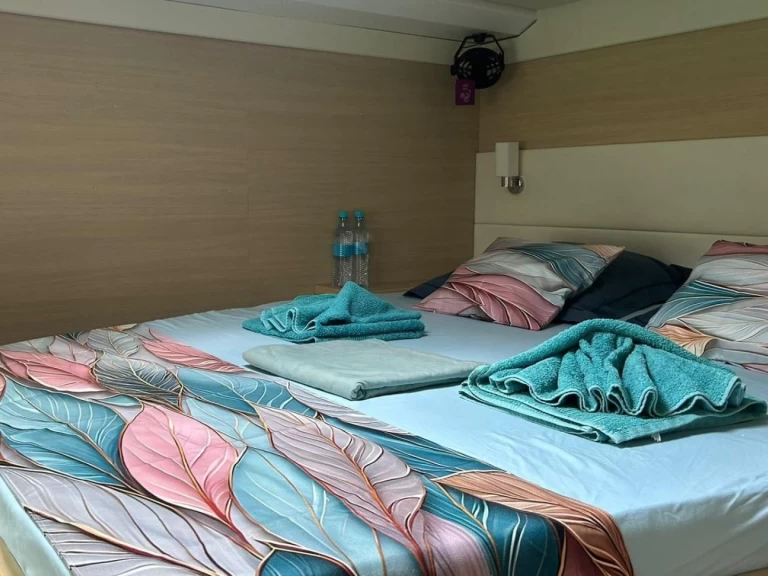 Location bateau Eden Island pas cher Lagoon 620