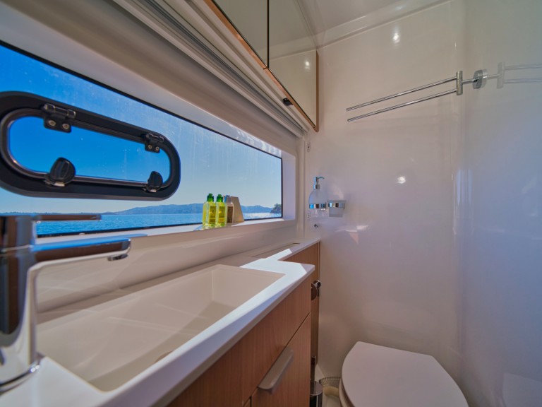 Catamaran à louer à Gouviá au meilleur prix