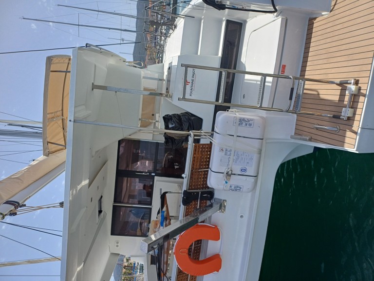 Location Catamaran Fountaine Pajot avec permis