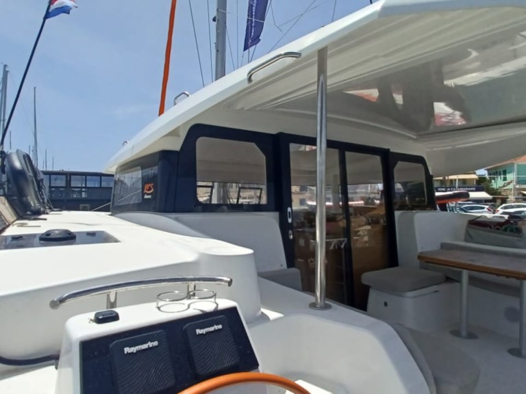 Louez un Excess Excess 11 à Ligia