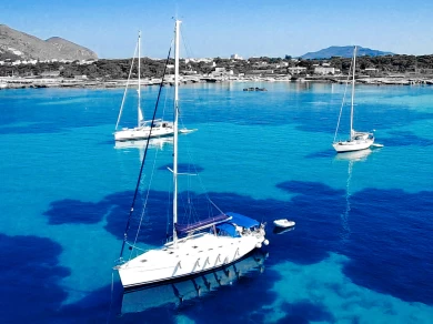 Rent a Bénéteau Cyclades 50.5 Porto di San Vito Lo Capo