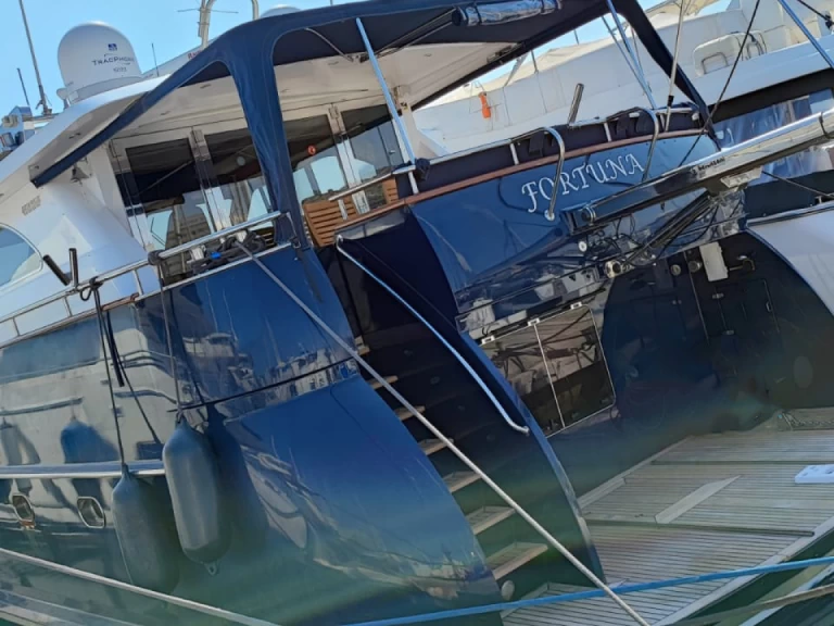 Louez un Continental 2200 à Limassol