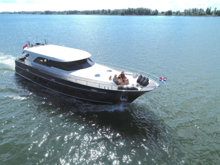 Continental 2200 a louer à Limassol