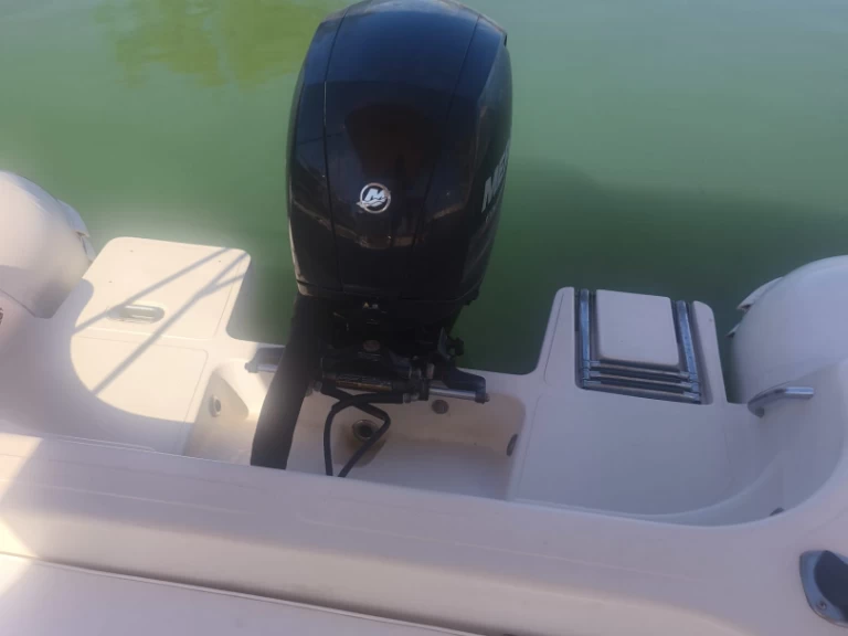 Bsc 65 a louer à Italie