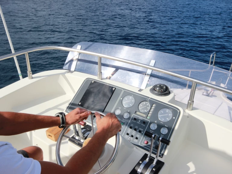 Location bateau Cayman 30 Fly à Sant Feliu de Guíxols sur Samboat
