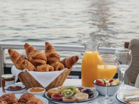 Location à Paris - Croisière privée sur la Seine sur SamBoat