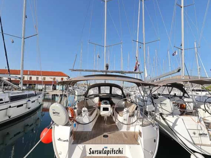 Location bateau Bavaria Cruiser 37 à Pula sur Samboat