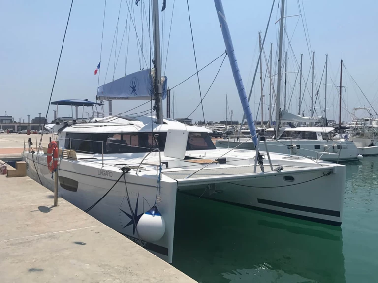 Location à Álimos - Fountaine Pajot Saba 50 sur SamBoat