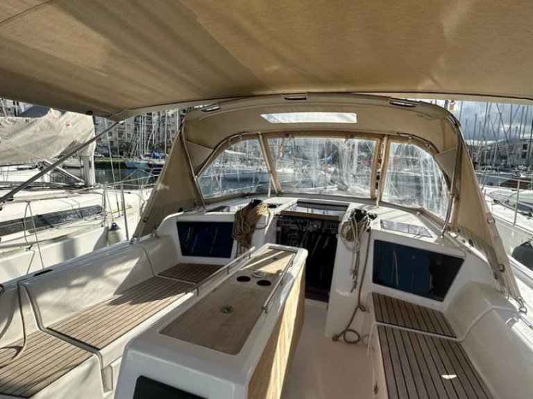 Location bateau Dufour Dufour 390 GL à Cagliari sur Samboat