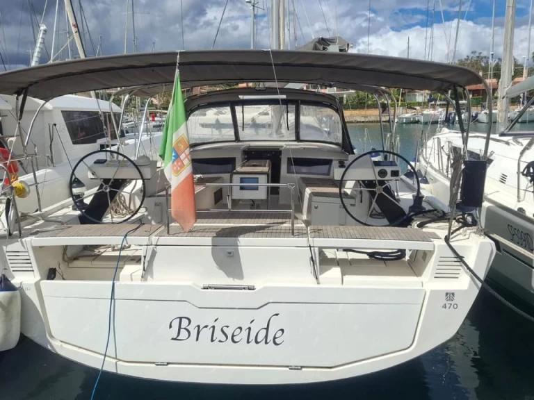 Location bateau Cagliari pas cher Dufour 470