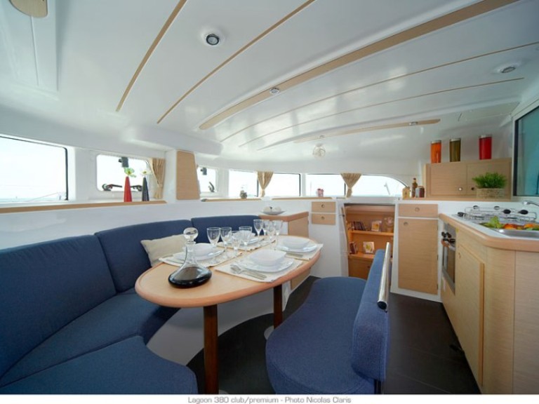 Location Catamaran à Vibo Marina - Lagoon Lagoon 380