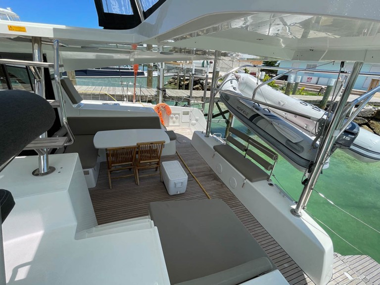 Location bateau Álimos pas cher Lagoon 42