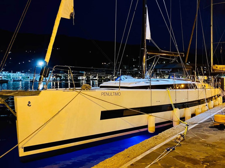 Location bateau Álimos pas cher Oceanis Yacht 62