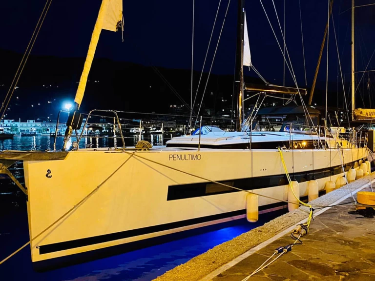 Location bateau Álimos pas cher Oceanis Yacht 62