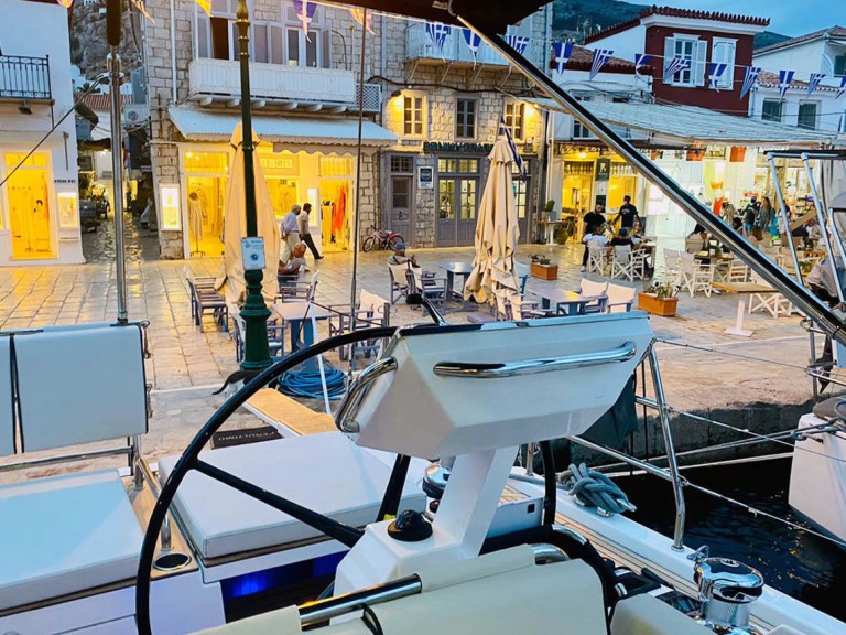 Location bateau Bénéteau Oceanis Yacht 62 à Álimos sur Samboat