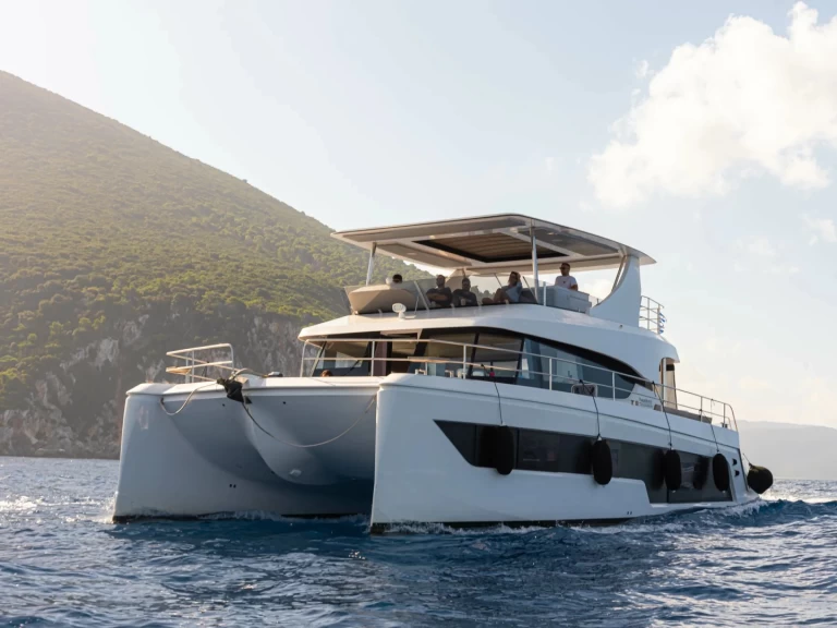 Louer Bateau à moteur avec ou sans skipper Aventura à Álimos