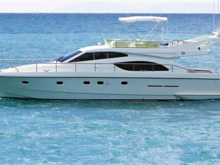 Louez un Ferretti 53 FlyBridge  à Toúrlos