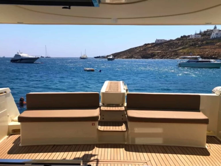 Location bateau Toúrlos pas cher 53 FlyBridge 
