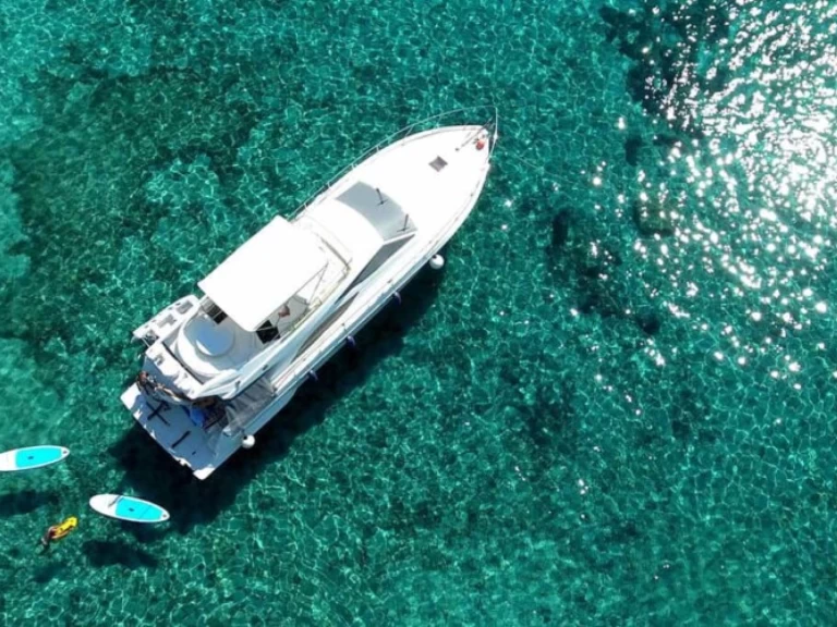 Location bateau Toúrlos pas cher 53 FlyBridge 