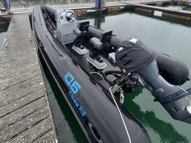 Wynajmij 3D Tender IQ6 w Marseille