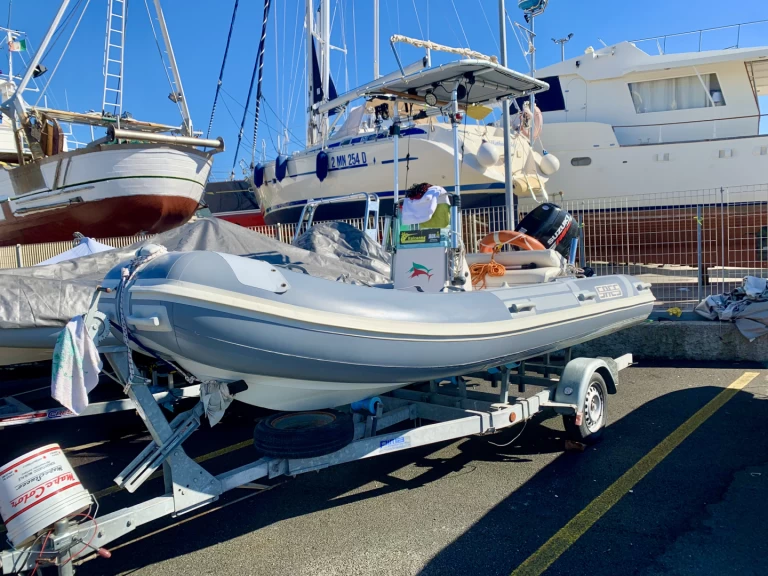 Location Semi-rigide Sacs avec permis