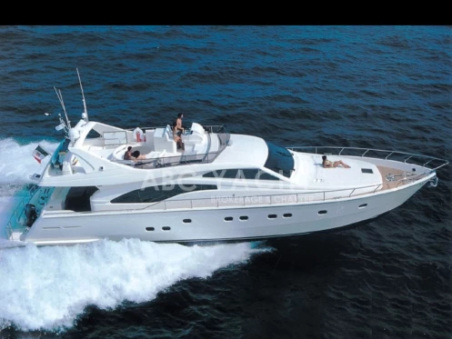 Location bateau Ferretti 68 aniversary à Marbella sur Samboat