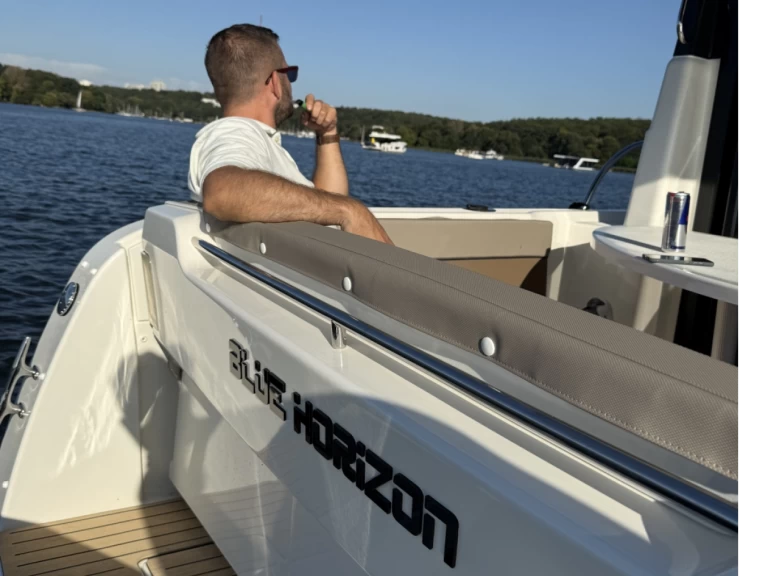 Bateau à moteur à louer à Berlin au meilleur prix