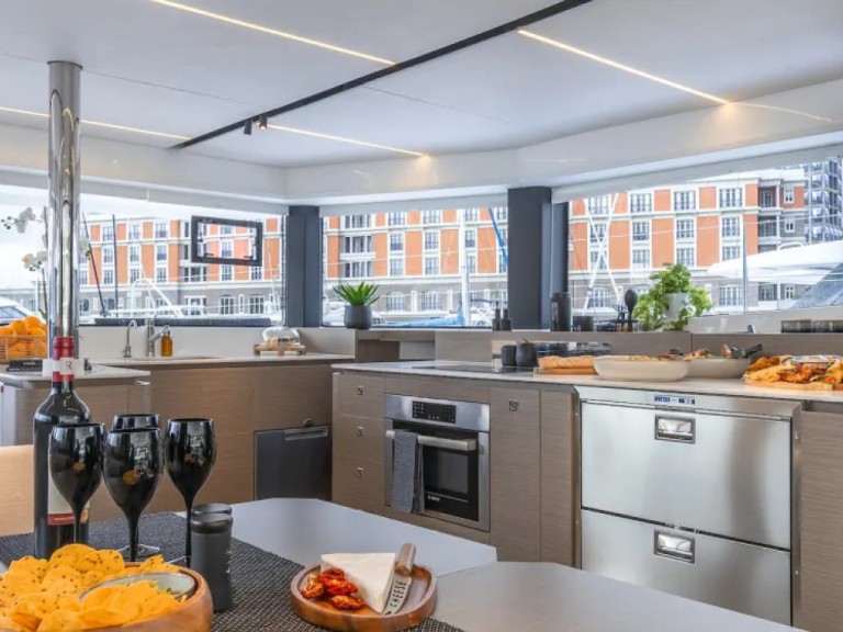 Leopard Moorings 4600 a louer à Eden Island