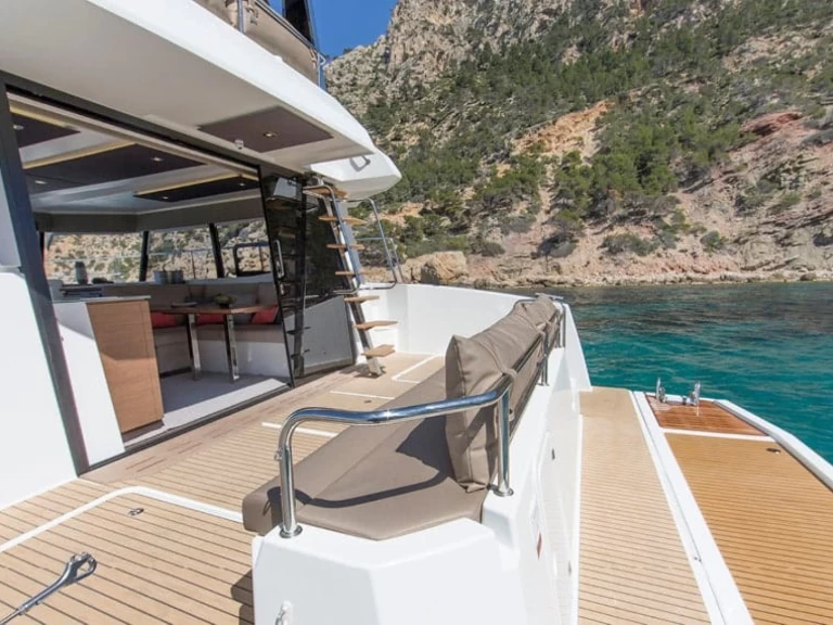 Location Catamaran Fountaine Pajot avec permis