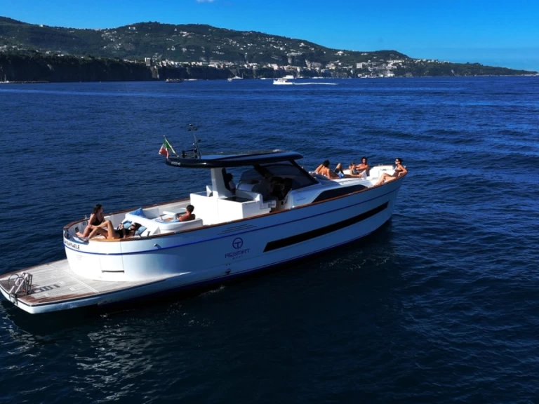 Location bateau Apreamare Apreamare Gozzo 45 à Sorrento sur Samboat