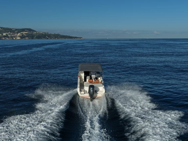 Location Bateau à moteur Allegra avec permis