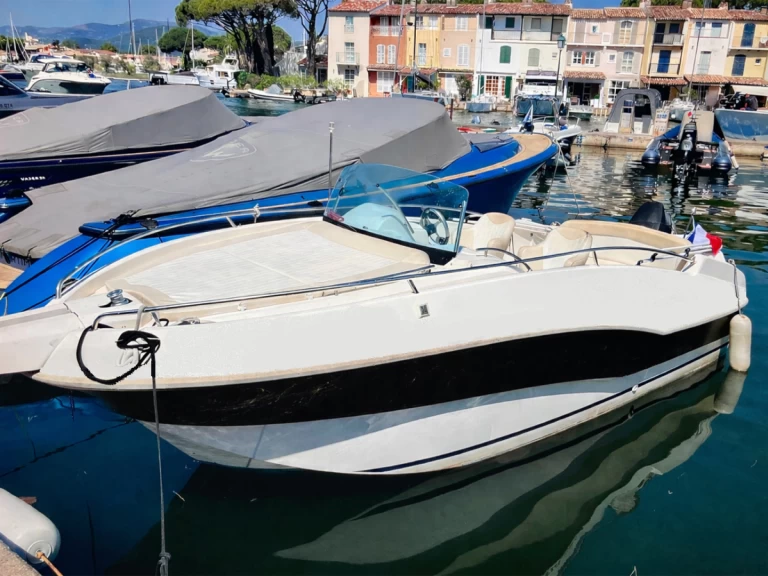 Bateau à moteur à louer à Nice au meilleur prix
