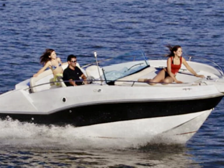 Louez un Rio Rio 650 Day Cruiser à Nice