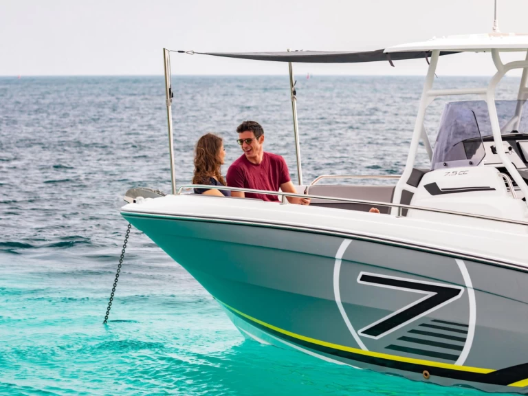 Location bateau La Spezia pas cher Cap Camarat 7.5 CC